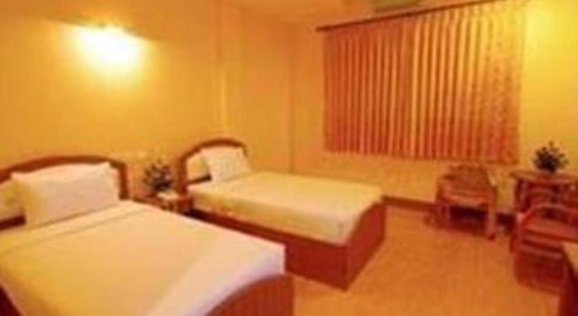 ภูทอง เพลส Hotel พะเยา ภายนอก รูปภาพ
