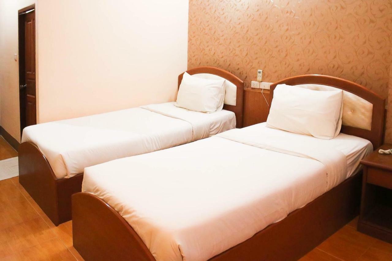ภูทอง เพลส Hotel พะเยา ภายนอก รูปภาพ